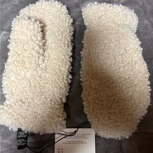 Cozy Cream Sherpa Mittens